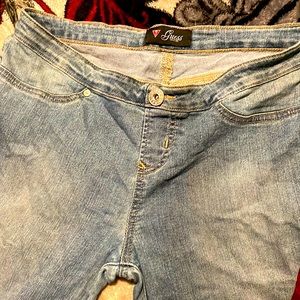 Jeans size 5 Miss chic and guess size large